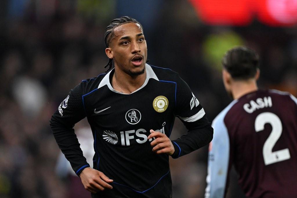 kaiyun-自21年曼城后，切尔西是首支英超客战维拉半场11脚打门的球队